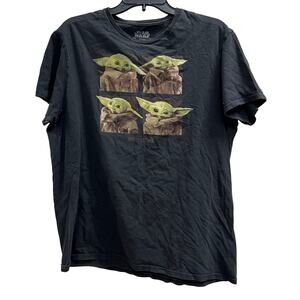 Star Wars "The Mandalorian" T-shirt panel graphic of Grogu Baby Yoda SZ L